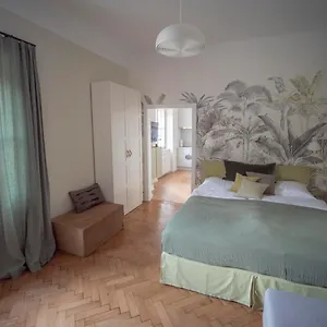 Flat By Grazrentals With Garden View & Parking Included Graz